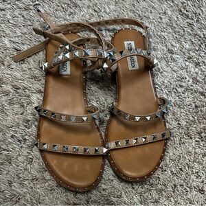 Steve Madden travel tan
